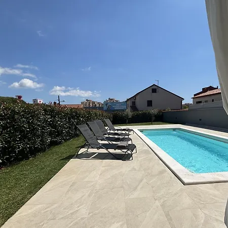 House Bonita Pula