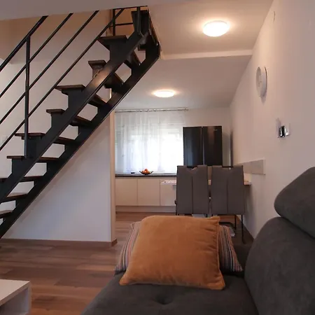 House Bonita Pula